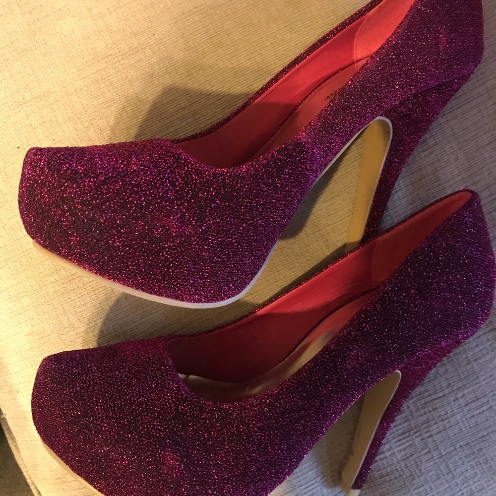 Pink fuchsia heels size 6 1/2